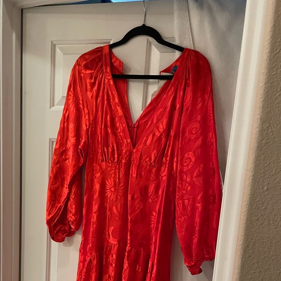 FARM RIO LONG-SLEEVE V-NECK JACQUARD MAXI DRESS. Size small - Picture 2 of 5